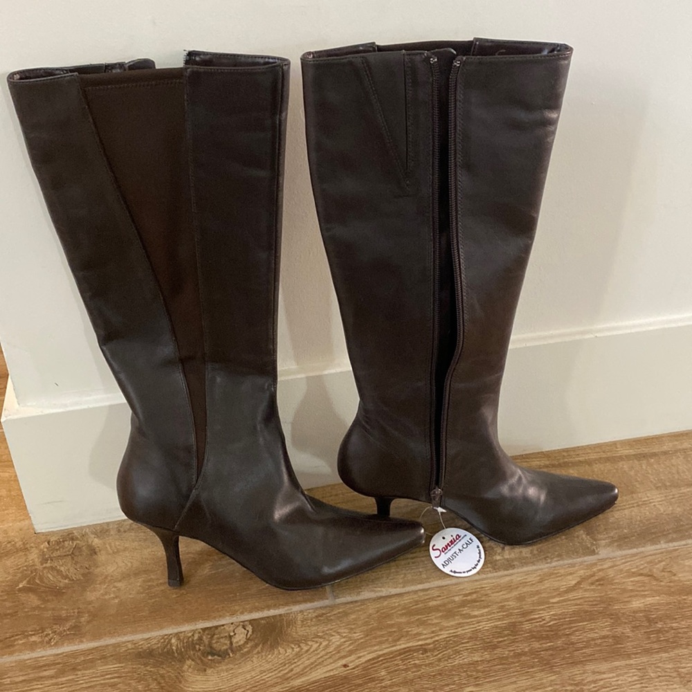 Brand new Sanzia heal boots! Very cute too small for me we’re a gift